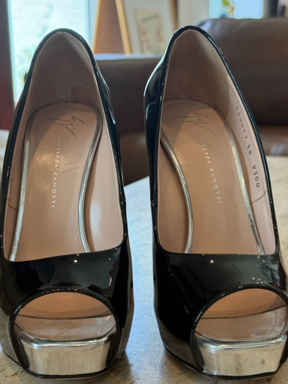 Giuseppe Zanotti Black Patent Leather Open-Toe Pumps with Silver Platform